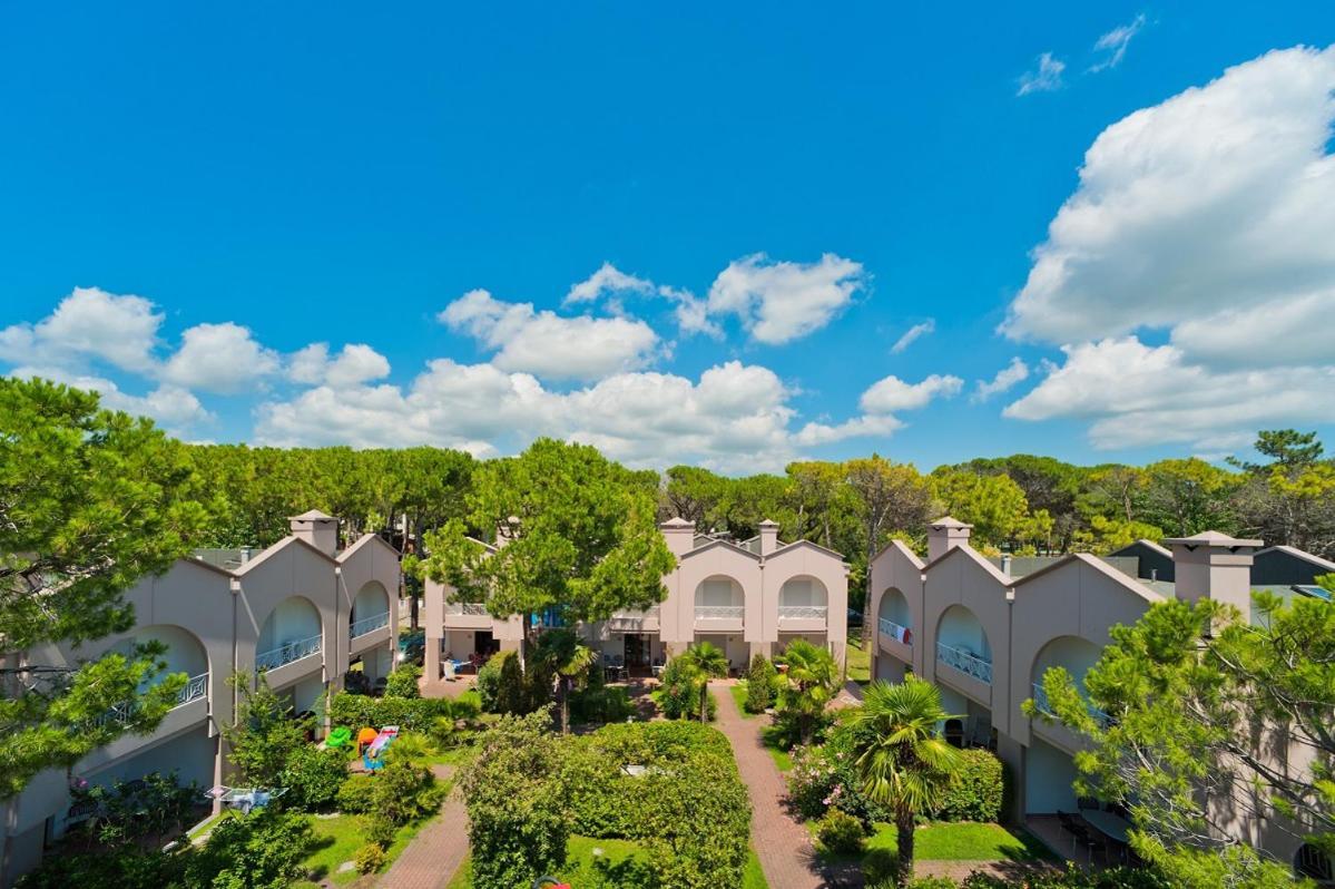 Villaggio Mare Blu Бибионе Экстерьер фото