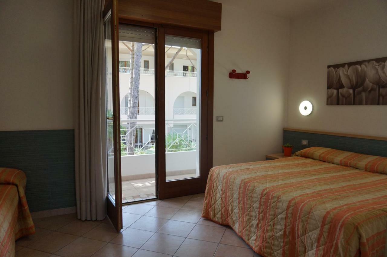 Villaggio Mare Blu Бибионе Экстерьер фото